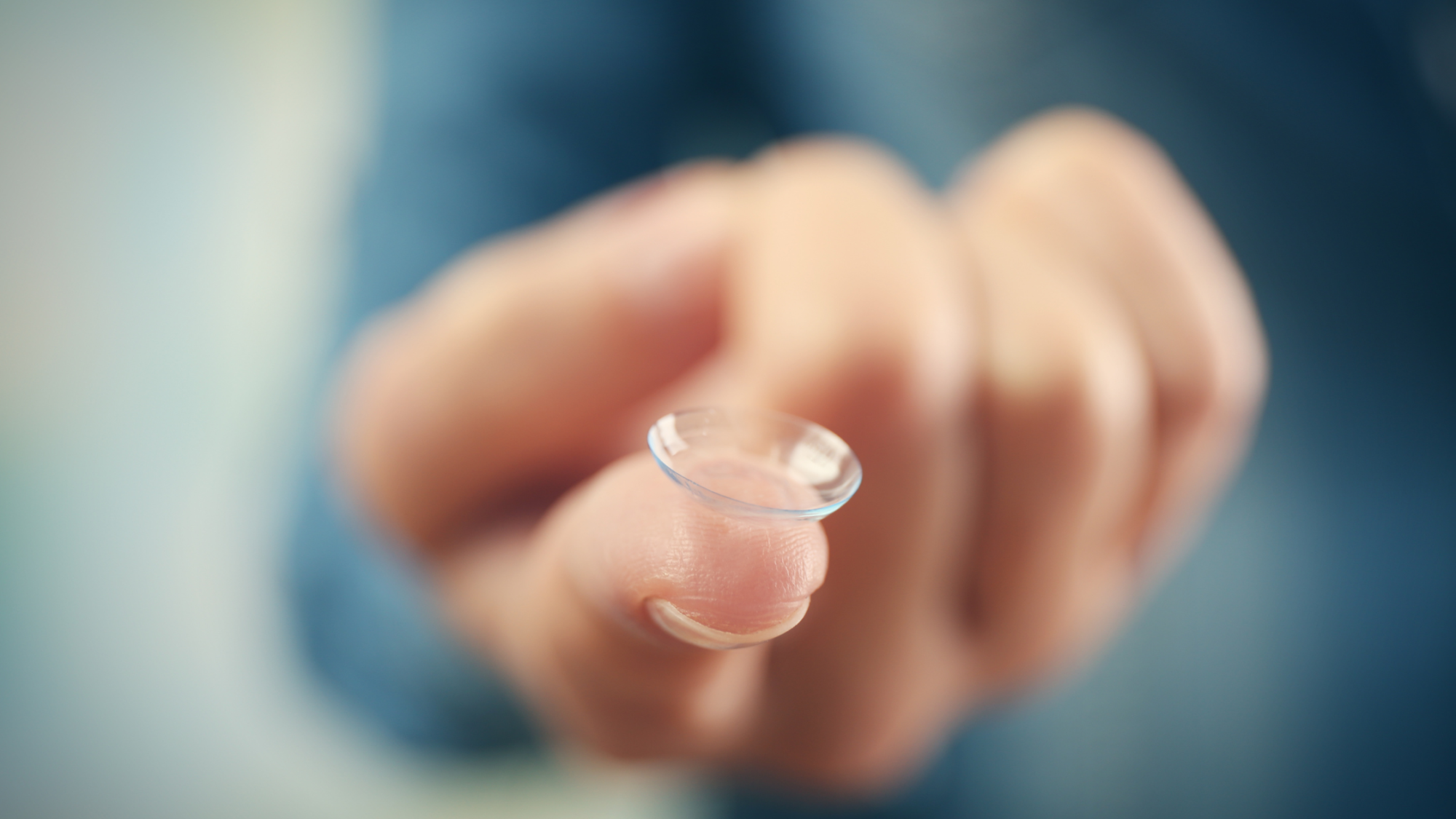 Como saber qual lado correto da lente de contato